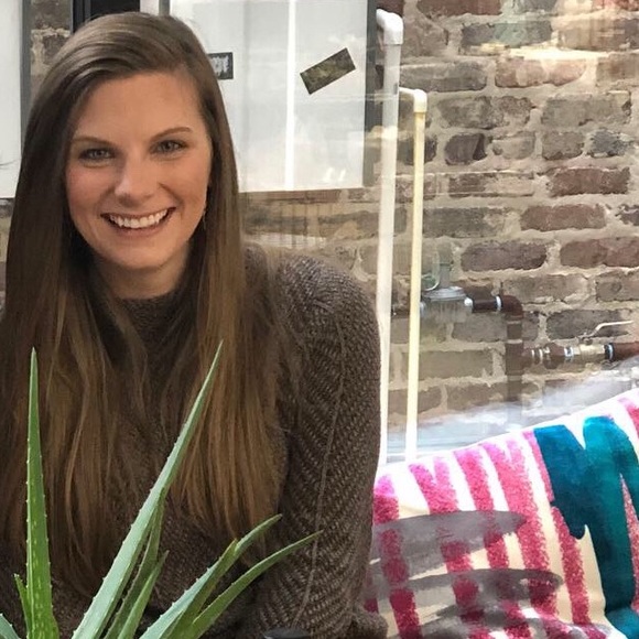 Meet your Posher, Eryn - Picture 1 of 1